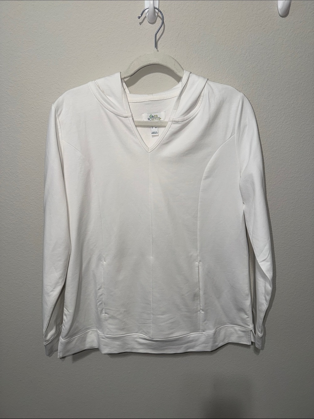 Denim&Co White V-Neck Hooded Pullover